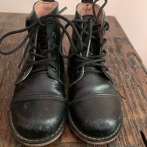 Mikoleon heirloom boots size 25